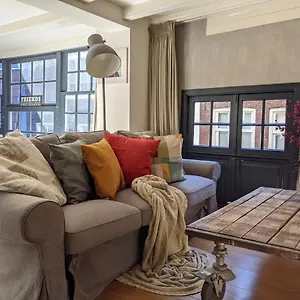 https://de-2-pakhuisjes.amsterdamhotelsnl.com